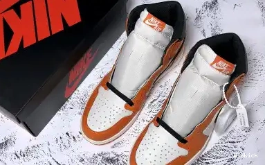 555088-113 REVERSE - BACKBOARD SHATTERED RETRO 1 JORDAN 0425